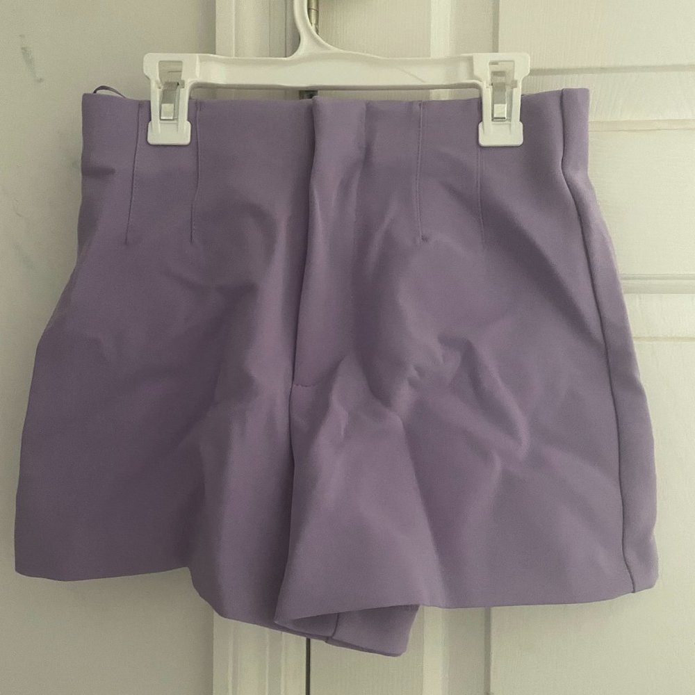 *BRAND NEW* Zara Pleated Shorts